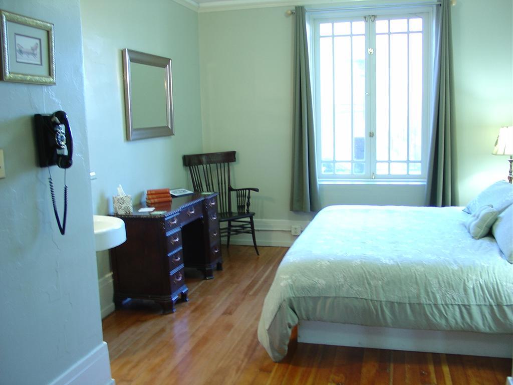 Centralia Square Grand Ballroom And Vintage Hotel Habitación foto